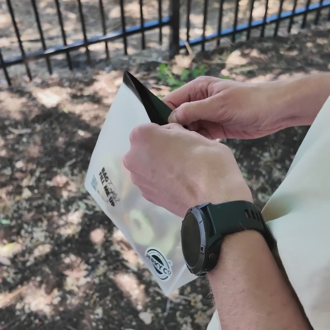 Load video: 'Stand Up' Reusable Silicone Food Bag